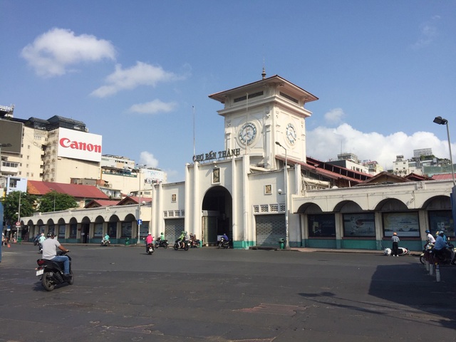 Hàng loạt quầy, sạp tại chợ Bến Thành vẫn “cửa đóng, then cài” vì ế khách - 2