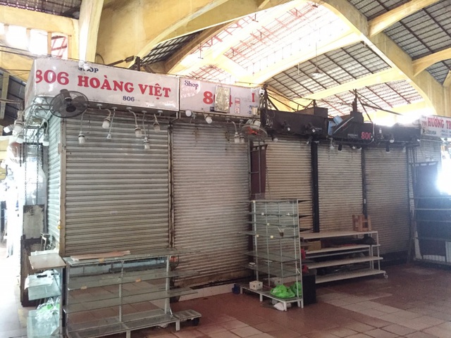 Hàng loạt quầy, sạp tại chợ Bến Thành vẫn “cửa đóng, then cài” vì ế khách - 11