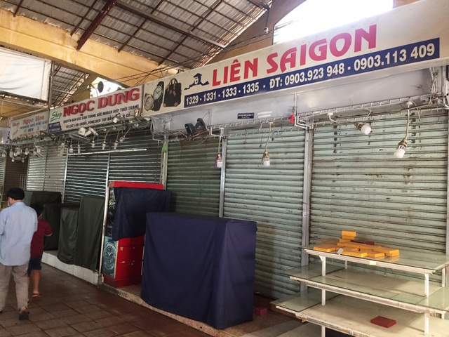 Hàng loạt quầy, sạp tại chợ Bến Thành vẫn “cửa đóng, then cài” vì ế khách - 5