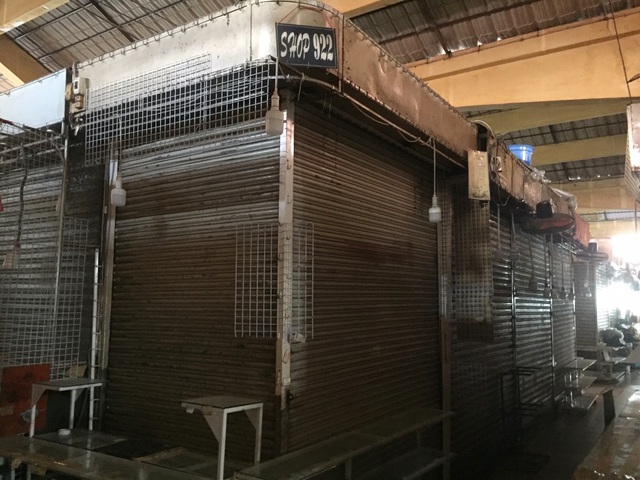 Hàng loạt quầy, sạp tại chợ Bến Thành vẫn “cửa đóng, then cài” vì ế khách - 8