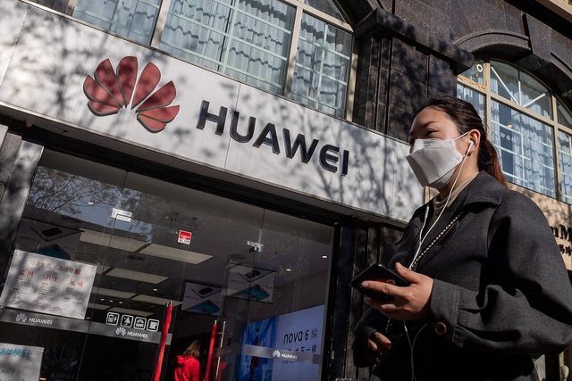 Mỹ cấm cửa Huawei thêm 1 năm - 1