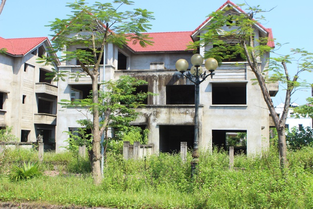 Hà Tĩnh: Hàng chục căn biệt thự hạng sang bỏ hoang giữa lòng thành phố - 4