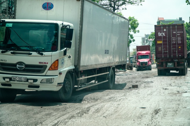 Thảm cảnh vừa bụi vừa lầy trên con đường đại gia ở Hà Nội - 7