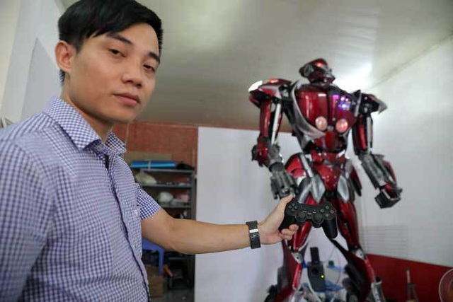 Robot made in Việt Nam ra đời... từ rác - 1