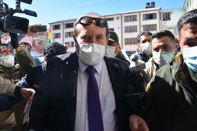 Bộ trưởng Y tế Bolivia bị bắt vì nghi “thổi giá” 179 máy thở nhập khẩu