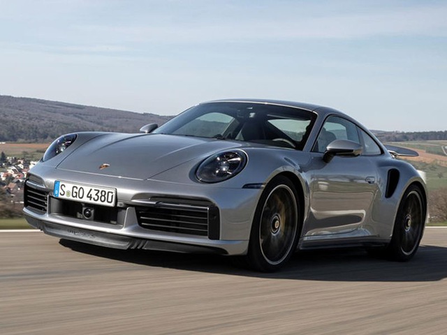 Khách hàng có thể xem Porsche sản xuất xe mình đặt mua qua điện thoại - 9