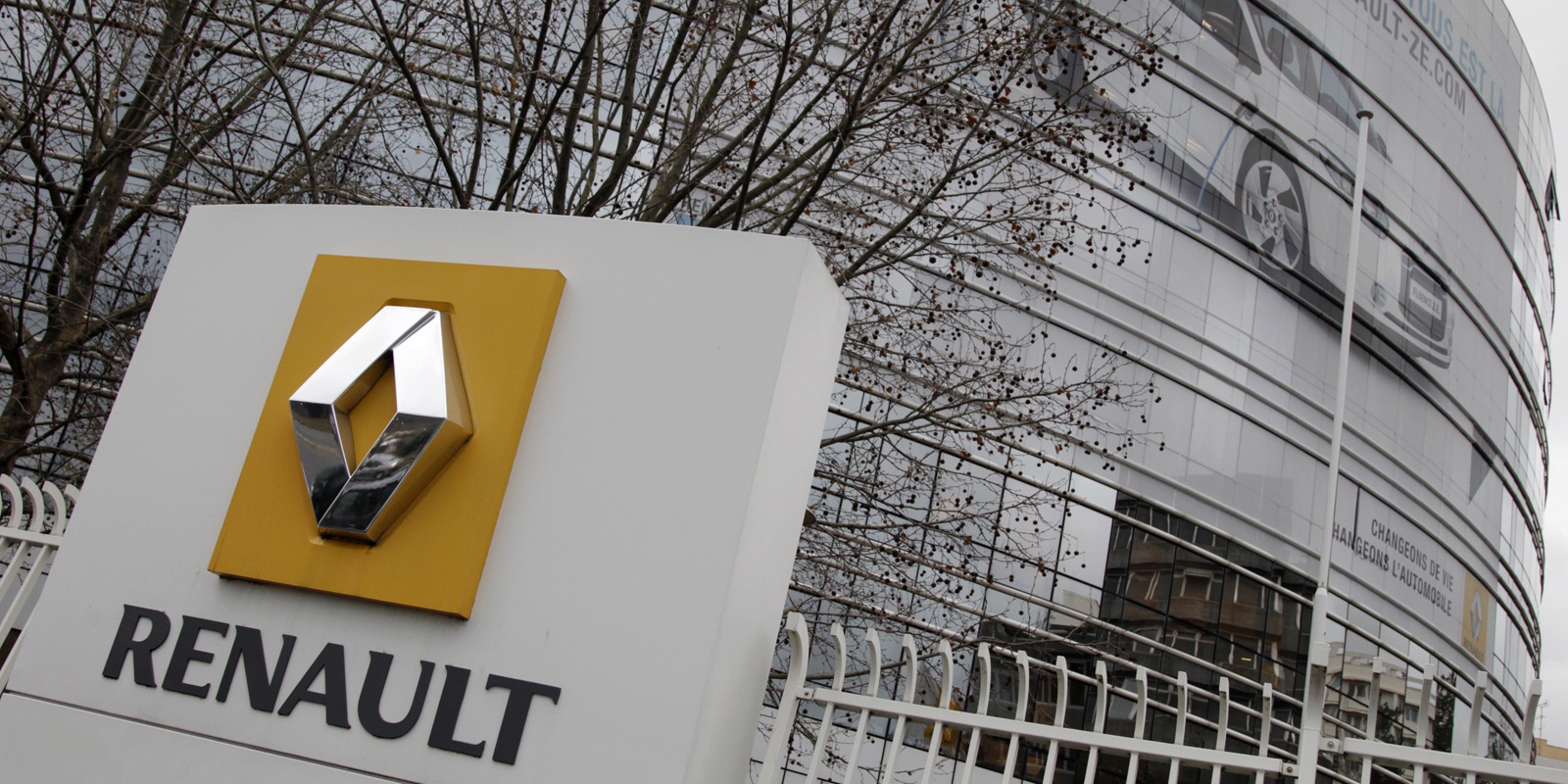 Pháp cảnh báo nguy cơ hãng xe Renault bị xoá sổ