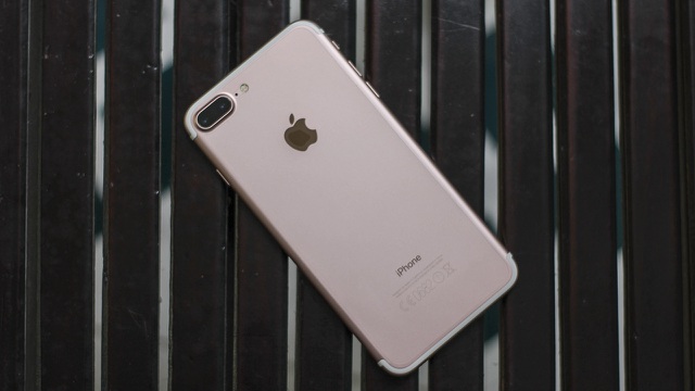 iPhone 7 Plus giảm giá kịch sàn, liệu còn đáng mua? - 2