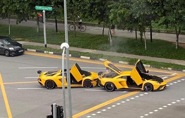 Cú va chạm triệu USD của hai chiếc Lamborghini Aventador S - 2