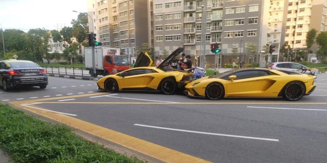 Cú va chạm triệu USD của hai chiếc Lamborghini Aventador S - 3
