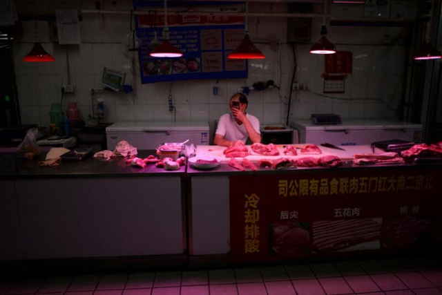 “Ổ dịch” bùng phát từ chợ, Trung Quốc cấp tập tìm virus corona trong thịt - 1