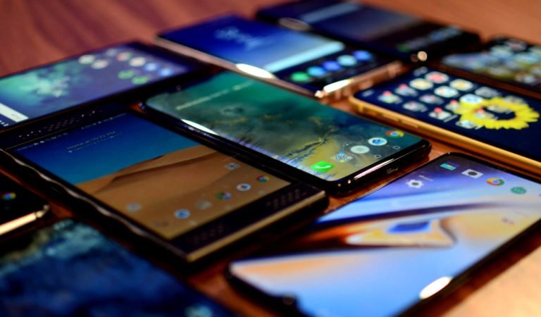 Huawei, Samsung, Apple chiếm gần 90% thị phần smartphone cao cấp toàn cầu