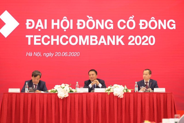 Tỷ phú Hồ Hùng Anh nói gì về mục tiêu lợi nhuận tăng 1% của Techcombank? - 1