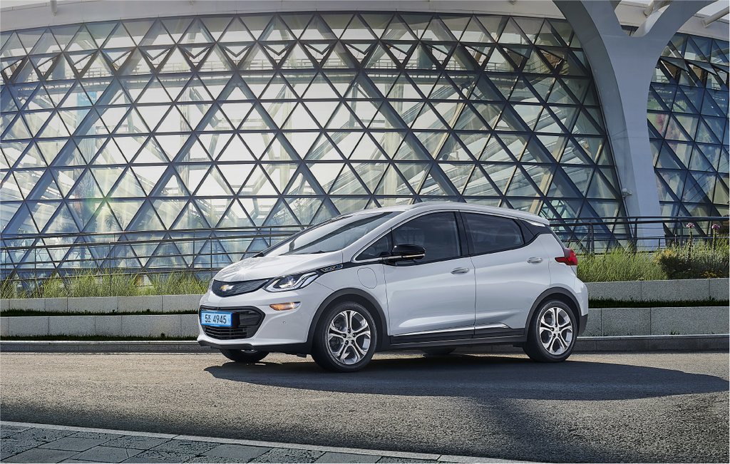 Rút thương hiệu Chevrolet ở nhiều thị trường, GM chuyển hướng sang xe điện?