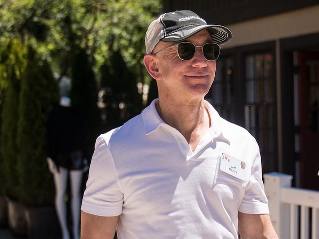 CEO Amazon Jeff Bezos: Từ tuổi thơ sóng gió tới ông chủ sở hữu 171 tỷ đô la - 16