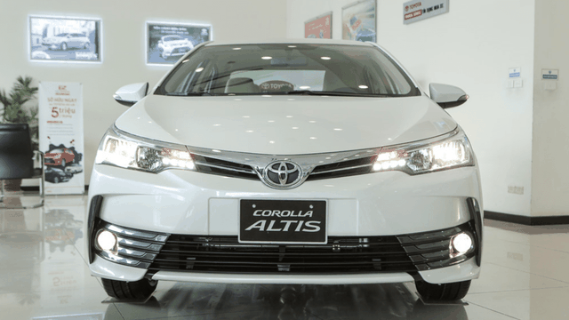 Sắp ra bản mới, đại lý Toyota giảm giá Corolla Altis hơn 170 triệu đồng - 1