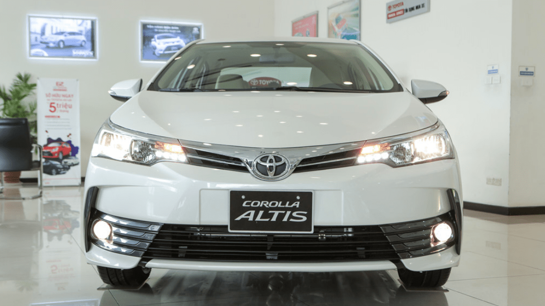 Sắp ra bản mới, đại lý Toyota giảm giá Corolla Altis hơn 170 triệu đồng