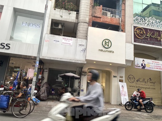 Nhà phố tiền tỷ thi nhau đóng cửa, treo biển cho thuê ở trung tâm Sài Gòn - 11