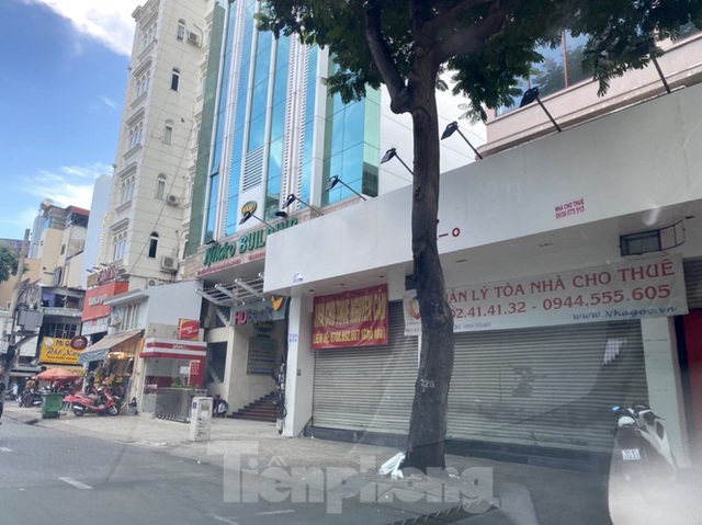 Nhà phố tiền tỷ thi nhau đóng cửa, treo biển cho thuê ở trung tâm Sài Gòn - 12