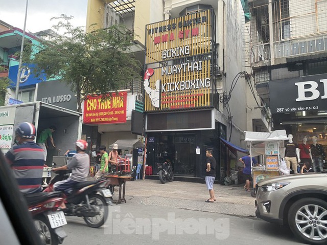 Nhà phố tiền tỷ thi nhau đóng cửa, treo biển cho thuê ở trung tâm Sài Gòn - 10