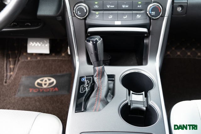 Toyota Camry nhập Mỹ 5 năm tuổi vẫn có giá ngang Camry 2.5Q đập hộp - 6