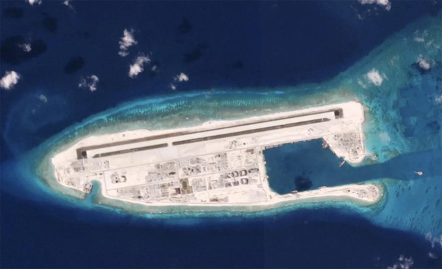 Mỹ trừng phạt 24 công ty Trung Quốc hỗ trợ xây đảo nhân tạo ở Biển Đông - 1