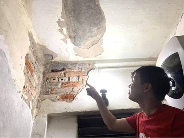Hà Nội: Bất lực trước những khu chung cư cũ chờ sập - 12