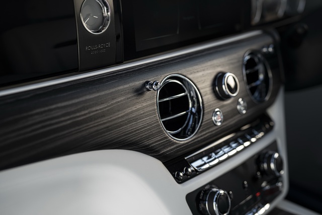 Rolls-Royce Ghost thế hệ mới chính thức ra mắt - 16