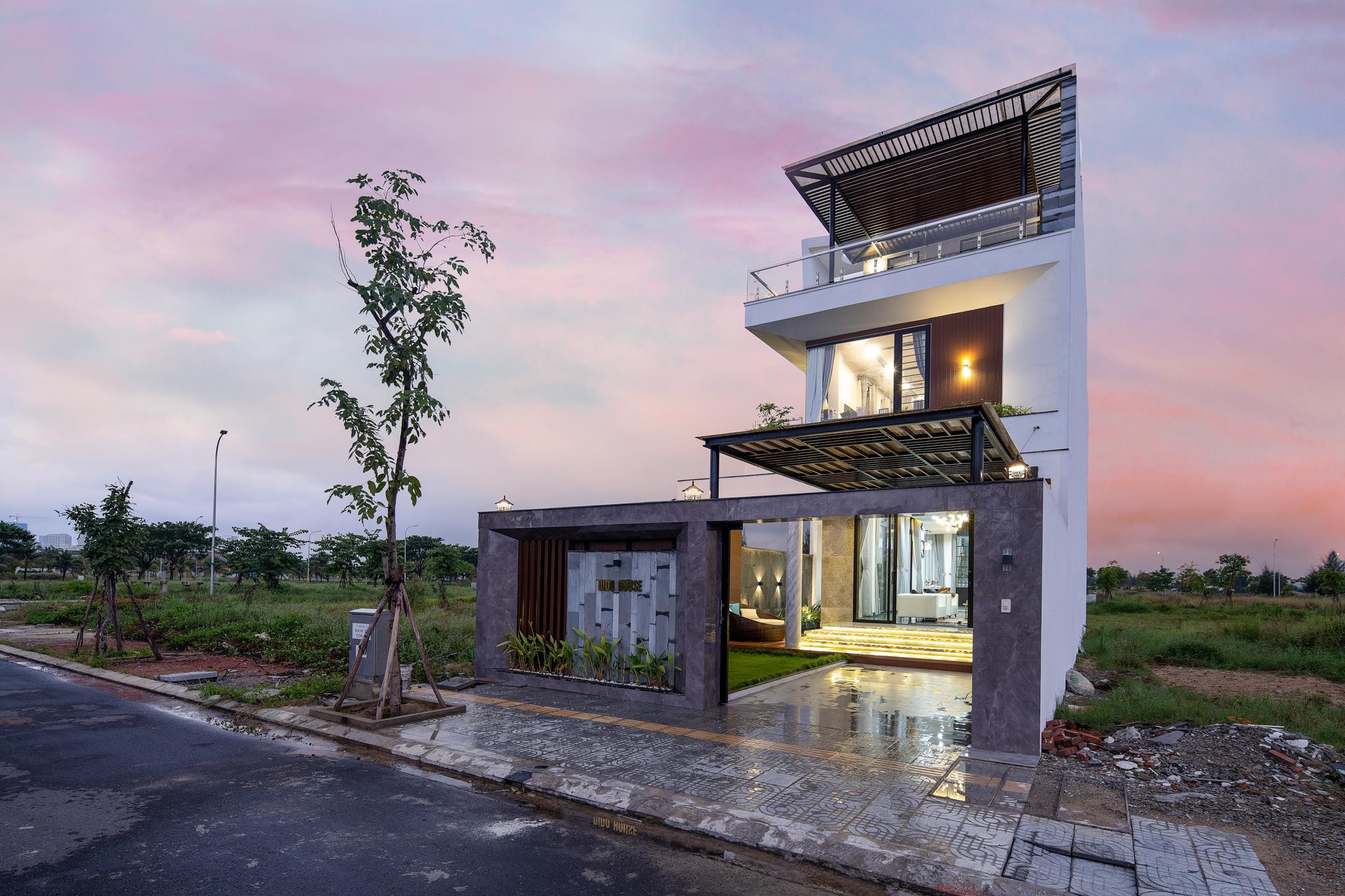 Mua mảnh đất 180m2, vợ chồng Việt làm nhà đẹp như resort 