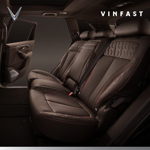 VinFast khoe nội thất xe sang President: nâng cấp tiện nghi giải trí - 1