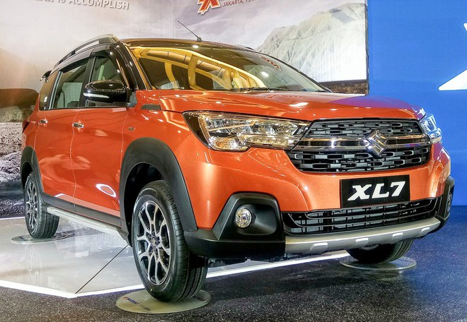 Suzuki XL7 bán chạy gấp đôi Toyota Rush, tham vọng áp sát Xpander