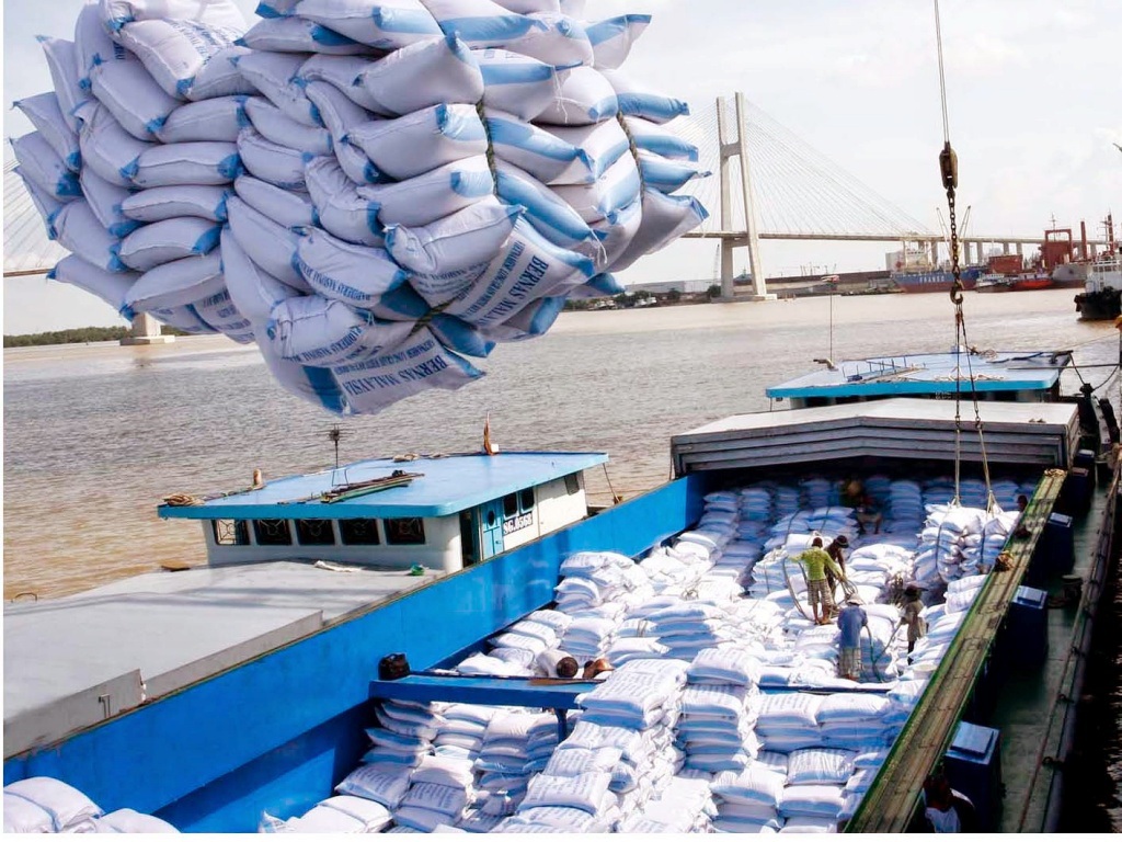 Xuất khẩu gạo đánh mất “cơ hội vàng”, doanh nghiệp tiếp tục khó khăn