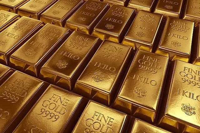 Giá vàng “gặp khó” trước ngưỡng 2.000 USD? - 1