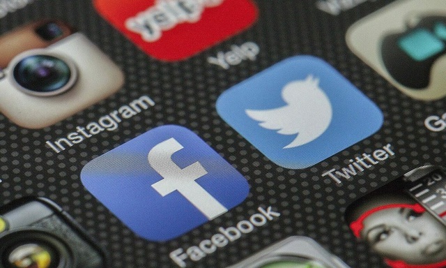 Facebook và Twitter đối mặt án phạt vì không xóa các nội dung vi phạm - 1
