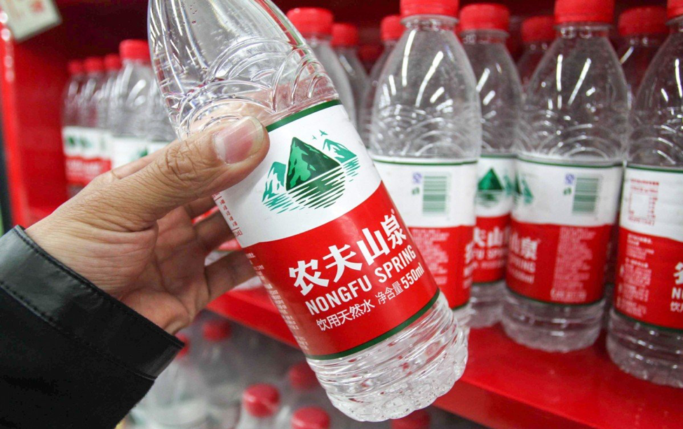Chỉ một công ty nước uống đóng chai những đã phá vỡ kỷ lục IPO tại Hồng Kông