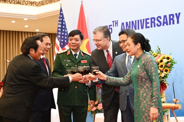 Đại sứ Mỹ: Khẩu trang Việt Nam đã giúp cứu sống nhiều người dân Mỹ! - 4