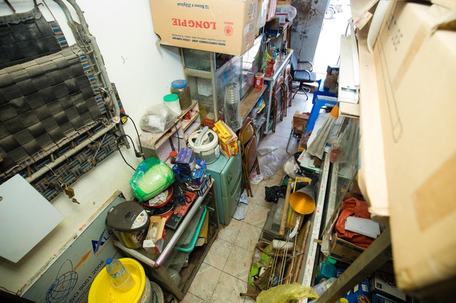 Cuộc sống đối nghịch trong căn nhà “siêu nhỏ” 7,5 m2 giá 3 tỷ đồng ở Hà Nội - 2