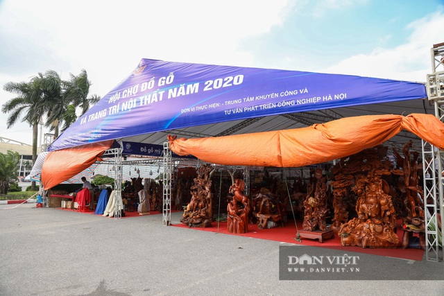 Ngỡ ngàng khúc gỗ được rao bán 10 tỷ đồng tại hội chợ ở Hà Nội - 1