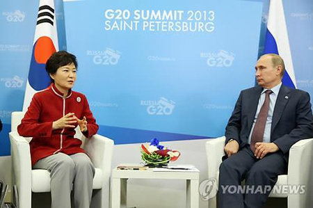 Tổng thống Hàn Quốc và Nga gặp nhau bên lề G20 hồi tháng 9.