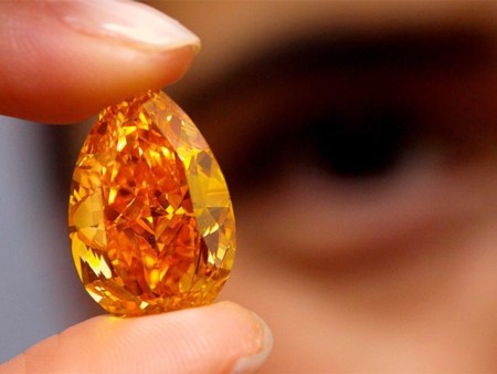Viên kim cương màu cam lớn nhất thế giới có giá 36 triệu USD