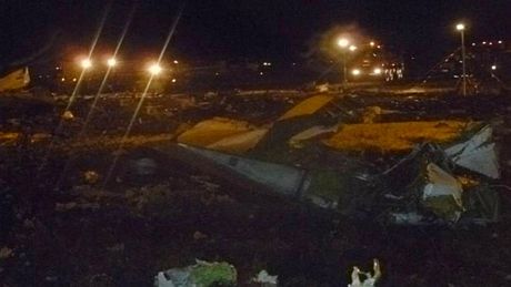 Máy bay Boeing 737 vỡ vụn tại hiện trường vụ tai nạn