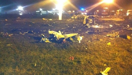 Danh sách các hành khách thiệt mạng trong vụ tai nạn được dán tại tòa nhà chính của sân bay Kazan.
