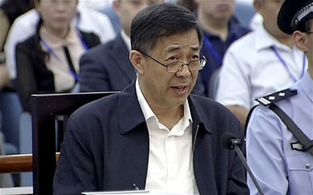 Cựu bí thư Trùng Khánh trong lần xuất hiện trước tòa