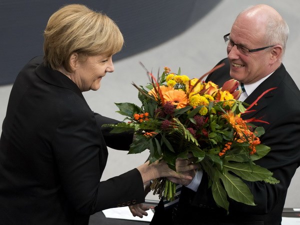 Quốc hội Đức tái bầu bà Angela Merkel làm thủ tướng