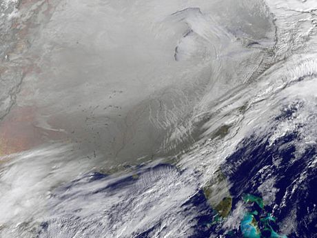 Ảnh chụp từ vệ tinh cho thấy thời tiết khắc nghiệt bao phủ nước Mỹ.