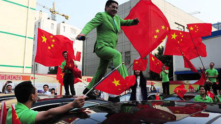 Chen Guangbiao nổi tiếng với những chiêu trò gây sốc