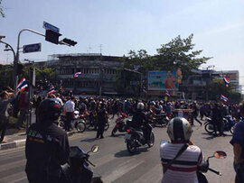Nổ bom nhằm vào đoàn người biểu tình Bangkok