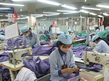 2013, Việt Nam lần đầu tiên xuất khẩu nguyên phụ liệu dệt may