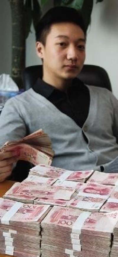 “Thiếu gia” Trung Quốc chơi ngông chi tiền tỷ thuê người yêu đi chơi Tết