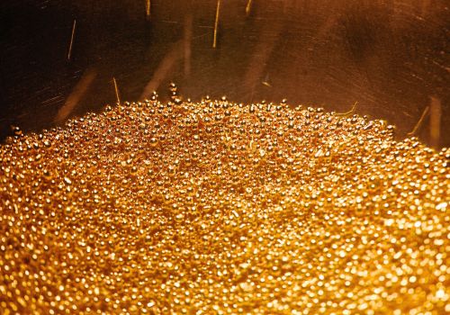 Các xưởng đúc tiền vàng hối hả đáp ứng nhu cầu thế giới